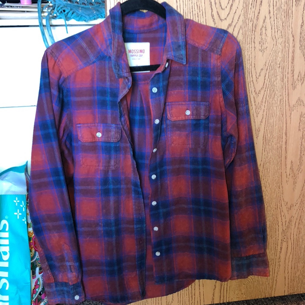 Tops - Picture 3 of 4